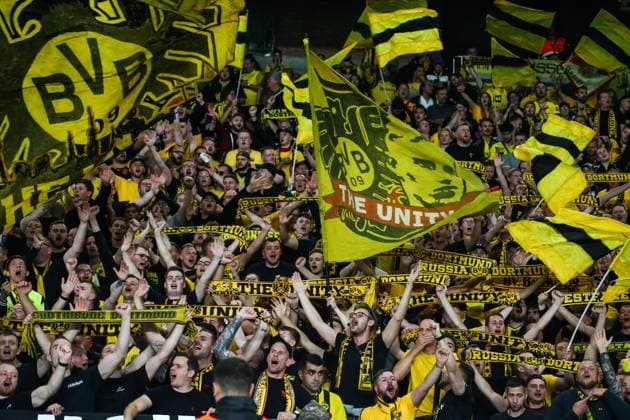 Paris Saint-Germain v Borussia Dortmund: Group F - UEFA Champions League 2023 24 Supporters of Borussia Dortmund During the UEFA Champions League match between Paris St Germain and Borussia Dortmund, in Paris, France, on September 19, 2023. Paris France  Copyright: xIbrahimxEzzatx originalFilename:ezzat-parisstg230919_npuOv.jpg