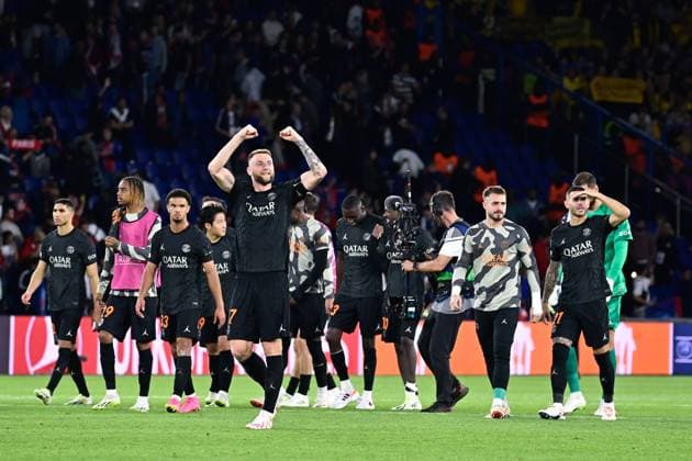 Remerciements des joueurs du PSG aux supporters - @Â« e@ FOOTBALL : Paris Saint Germain vs Borussia Dortmund - Ligue des Champions - 19 09 2023 FedericoPestellini Panoramic 