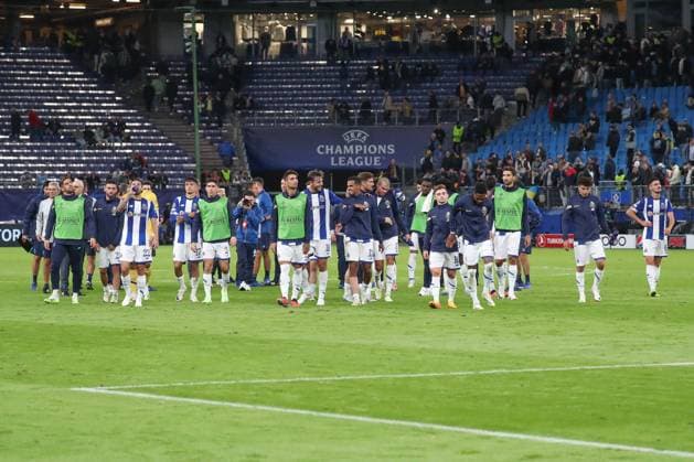 19 09 2023, xgox, football UEFA Champions League, Shakhtar Donetsk FC Porto emspor, v l Porto cheering about the victory, cheering after the end of the game DFL DFB REGULATES PROHIBIT ANY USE OF PHOTOGRAPHS as IMAGE SEQUENCES and or QUASI VIDEO Hamburg