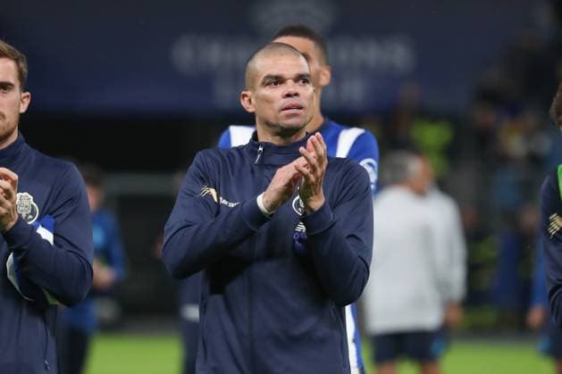 19 09 2023, xgox, football UEFA Champions League, Shakhtar Donetsk FC Porto emspor, v l Pepe Porto, 3 cheering about the victory, cheering after the end of the game DFL DFB REGULATES PROHIBIT ANY USE OF PHOTOGRAPHS as IMAGE SEQUENCES and or QUASI VIDEO Hamburg
