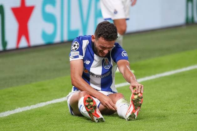 Hamburg, Germany 19 September 2023 Champions League 2023 2024 Shakhtar Donetsk vs FC Porto In picture Joao Mario Porto, 23 injured, injury Volksparkstadion Hamburg Copyright: xFotostandx xTaegerx