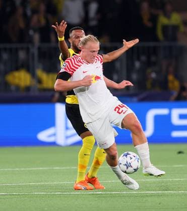 Bern RB Leipzig Champions League Bern, 19 09 2023, Wankdorf Stadium, Football , UEFA Champions League, Group G , Matchday 1, Young Boys Bern vs RB Leipzig 1 3 1 1 , Pictured from front Xaver Schlager 24, RB Leipzig , Meschack Elia 15, Bern , Photo intended for editorial use only , UEFA regulations prohibit any use of photographs as image sequences and or quasi video , Picture Point