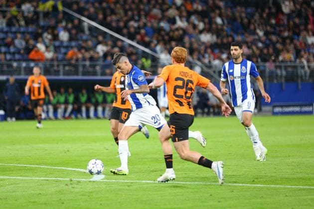Soccer men season 2023 2024 UEFA Champions League 1 matchday I Shakhtar Donetsk FC Porto I 19 09 2023 AndrÃ Franco 20, FC Porto shoots on goal Hamburg Volksparkstadion Hamburg Germany Copyright: xLobecax xHenningxRohlfsx