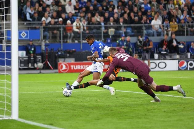 Soccer men season 2023 2024 UEFA Champions League 1 matchday I Shakhtar Donetsk FC Porto I 19 09 2023 Galeno 13, FC Porto scores the 0 1 Hamburg Volksparkstadion Hamburg Germany Copyright: xLobecax xHenningxRohlfsx