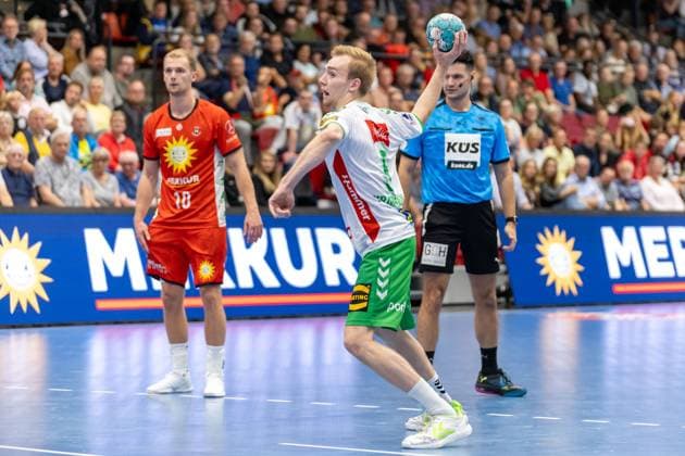 Florian Kranzmann GWD Minden, 05 at the seven-meter 7-meter throw GER, TuS N Luebbecke vs GWD Minden, handball, DHB Cup, 2 round, season 2023 2024, 19 09 2023 GER, TuS N Luebbecke vs GWD Minden, handball, DHB Cup, 2 round, season 2023 2024, 19 09 2023 Luebbecke Copyright: xEibner-Pressefotox xJanxStrohdiekx EP_JSK