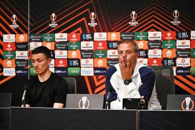 AMSTERDAM - Ajax coach Maurice Steijn and Steven Berghuis during the press conference, PK, Pressekonferenz of Ajax Amsterdam in the run-up to the Europa League match against Olympic Marseille in the Johan Cruijff ArenA on September 20, 2023 in Amsterdam, the Netherlands. ANP OLAF KRAAK UEFA Europa League MD-1 2023 2024 xVIxANPxSportx xxANPxIVx 478772793 originalFilename: 478772793.jpg