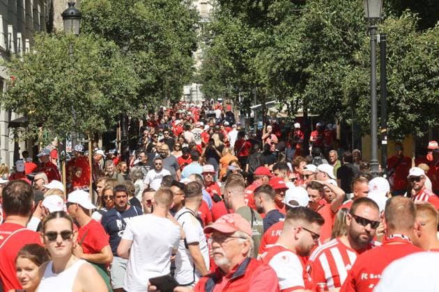 Union fans at Puerta del Sol, Real Madrid vs Union Berlin, football, Champions League, group stage, 1 round, 20 09 2923, Real Madrid vs Union Berlin, football, Champions League, group stage, 1 round, 20 09 2923, Madrid Copyright: xJoergxNiebergall Eibner-Pressefox EP_JNL