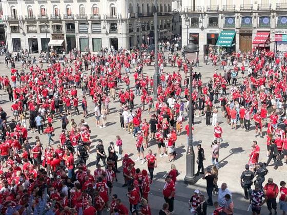 Union fans at the square Puerta del Sol, Real Madrid vs Union Berlin, football, Champions League, group stage, 1 round, 20 09 2923, Real Madrid vs Union Berlin, football, Champions League, group stage, 1 round, 20 09 2923, Madrid Copyright: xJoergxNiebergall Eibner-Pressefox EP_JNL