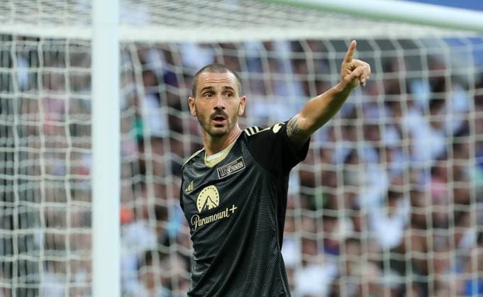 Leonardo Bonucci pointing, gesturing action upper body sports soccer soccer UEFA Champions League UCL men 1 matchday season 2023 2024 20 09 2023 Real Madrid vs 1 FC Union Berlin FCU Estadio Bernabeu DFL regulations prohibit any use of photographs as image sequences and or quasi video