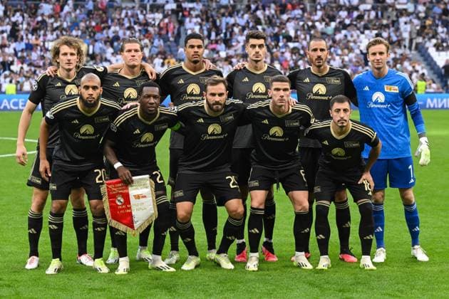 Football, Men, Season 2023 2024, Champions League Group C, Matchday 1 , Real Madrid 1 FC Union Berlin, v l Team photo of 1 FC Union Berlin Top row v l Alex Kral 1 FC Union Berlin , Kevin Behrens 1 FC Union Berlin , Danilho Doekhi 1 FC Union Berlin , Diogo Leite 1 FC Union Berlin , Leonardo Bonucci 1 FC Union Berlin and Frederik Roennow 1 FC Union Berlin Bottom row v l Aissa Laidouni 1 FC Union Berlin , Sheraldo Becker 1 FC Union Berlin , Lucas Tousart 1 FC Union Berlin , Robin Gosens 1 FC Union Berlin and Josip Juranovic 1 FC Union Berlin , 20 09 2023, Copyright: xMatthiasxKochx