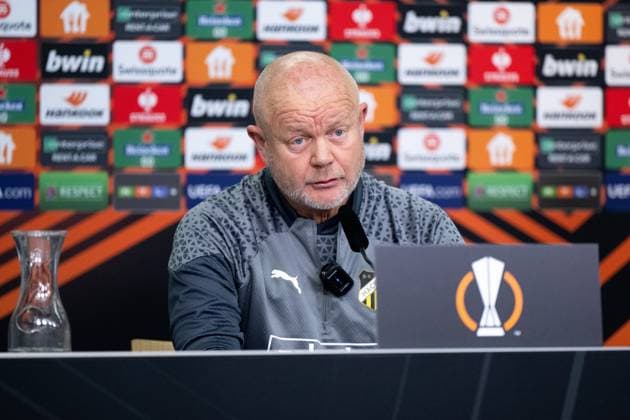 230920 Head coach Per Mathias Hogmo of Häcken during a press meeting ahead of the UEFA Europa League match against Bayer 04 Leverkusen on September 20, 2023 in Leverkusen Photo Daniel Stiller BILDBYRAN code DS DS0333 fotboll soccer fotball uefa europa league träning practice training häcken bbeng  Copyright: DANIELxSTILLER BB230920DS025
