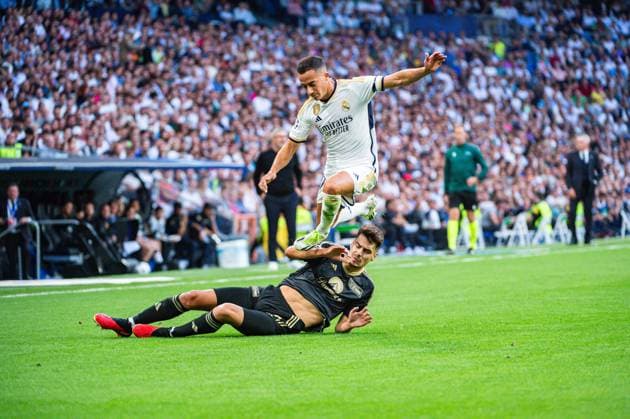 Lucas Vazquez (Real Madrid) in action against Diogo Leite (Union Berlin) during the football match between Real Madrid and Union Berlin valid for the matchday 01 of the Uefa Champions League played at Santiago Bernabeu stadium on September 20, 2023 in Madrid, Spain  Copyright: xAlbertoxGardin IPAxSportx xipa-ax xx IPA_40439754 IPA_IPA40439754