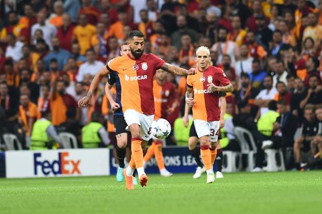 Kerem Demirbay (L) and Lucas Torreira (R) of Galatasaray during the UEFA Champions League match between Galatasaray and F.C. Copenhagen at Ali Sami Yen Sports Complex Rams Park Arena on September 20, 2023 in Istanbul, Turkey. Istanbul Turkey Copyright: xSeskimPhotox Gsaray-Copenhagen-20923 (23)