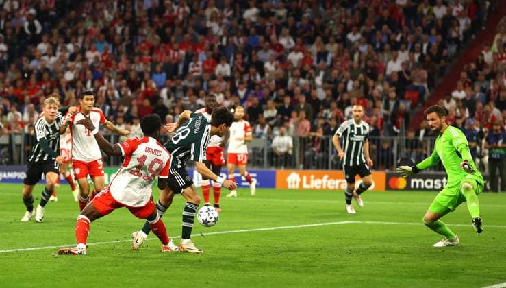 EDITORIAL USE ONLY No use with unauthorised audio, video, data, fixture lists, club league logos or live services. Online in-match use limited to 120 images, no video emulation. No use in betting, games or single club league player publications. Bayern Munich v Manchester United, ManU UEFA Champions League, Group A, Football, Allianz Arena, Munich, Germany - 20 Sep 2023 EDITORIAL USE ONLY No use with unauthorised audio, video, data, fixture lists, club league logos or live services. Online in-match use limited to 120 images, no video emulation. No use in betting, games or single club league player publications. Copyright: xKieranxMcManus Shutterstockx 14106761v