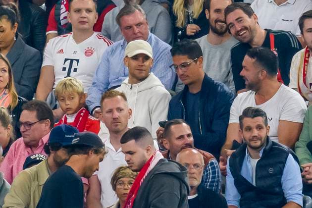 GER, UEFA CL, FC Bayern Muenchen GER vs Manchester United GBR 20 09 2023, Allianz Arena, Muenchen, GER, UEFA CL, FC Bayern Muenchen GER vs Manchester United GBR , Group A, UEFA regulations prohibit any use of photographs as image sequences and or quasi video, in picture Manuel Neuer FC Bayern 1 in the stands nordphotoxGmbHx xStraubmeier nph00004