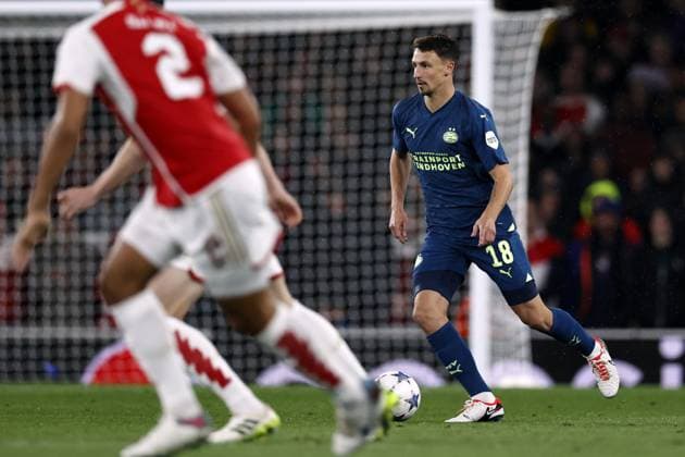 LONDON - Olivier Boscagli of PSV Eindhoven during the UEFA Champions League match between Arsenal FC and PSV Eindhoven at the Emirates Stadium on September 20, 2023 in London, United Kingdom. ANP MAURICE VAN STEEN Group B - UEFA Champions League 2023 2024 xVIxANPxSportx xxANPxIVx 478799114 originalFilename: 478799114.jpg