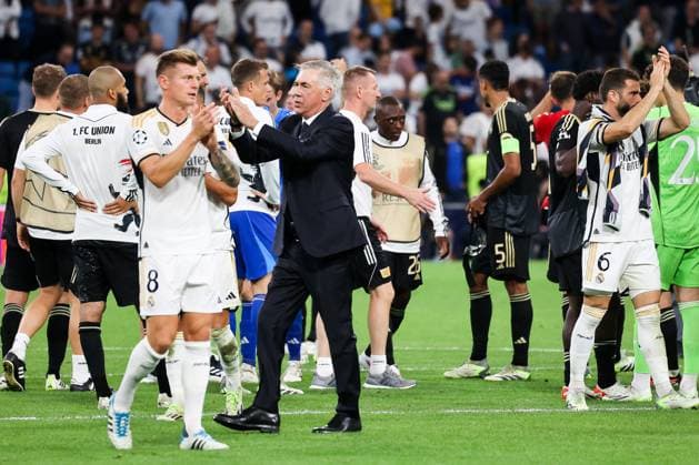 Final whistle jubilation at Madrid with coach Carlo Ancelotti and Toni Kroos, Real Madrid vs Union Berlin, soccer, Champions League, group stage, 1 round, 20 09 2923, Real Madrid vs Union Berlin, soccer, Champions League, group stage, 1 round, 20 09 2923, Madrid Copyright: xEibner-Pressefoto JoergxNiebergax EP_JNL