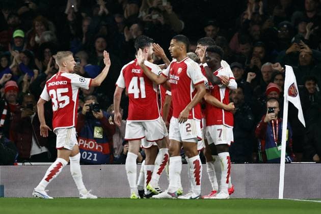LONDON - Arsenal celebrates the 1-0 against Bukayo Saka of Arsenal FC during the UEFA Champions League match between Arsenal FC and PSV Eindhoven at the Emirates Stadium on September 20, 2023 in London, United Kingdom. ANP MAURICE VAN STEEN Group B - UEFA Champions League 2023 2024 xVIxANPxSportx xxANPxIVx 478800079 originalFilename: 478800079.jpg