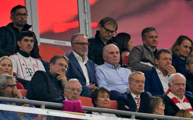 20 09 2023, Football UEFA Championsleague 2023 2024 1 Matchday Preliminary Round, FC Bayern Munich Manchester United, at Allianz Arena Munich Ex Chairman Karl Heinz Rummenigge FC Bayern Munich and Honorary President and Supervisory Board Member Uli Hoeneß FC Bayern, Hoeness DFL and DFB regulations prohibit any use of photographs as image sequences and or quasi video