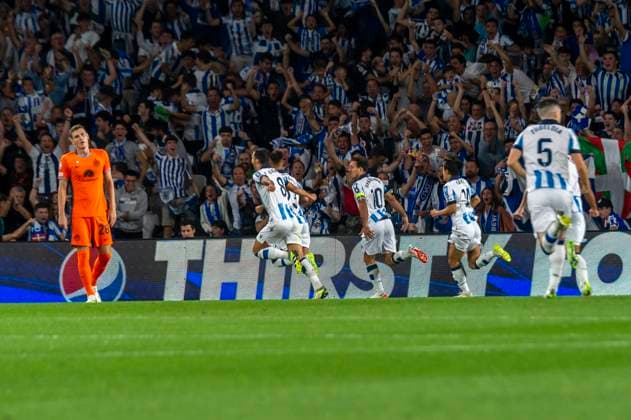 Real Sociedad vs Inter: Group D - UEFA Champions League Players of Real Sociedad celebrate after scoring their team s first goal during the UEFA Champions League match between Real Sociedad and Inter at Reale Arena. Donostia (Basque Country). September 20, 2023. (Gari Garaialde Bostok Photo) Donostia Gipuzkoa Spain Editorial Use Only  Copyright: xGarikoitzxGaraialdex Bostok Photo GarixGaraialdex GG2309200062