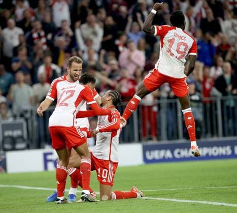 Goal celebration 1 0 Munich, V li Harry Kane Bayern , Jamal Musiala Bayern , Goal scorer Leroy Sane Bayern , Alphonso Davies Bayern FC Bayern Munich Manchester United Munich, GER, 20 09 2023, Sport Football Champions League season 23 24