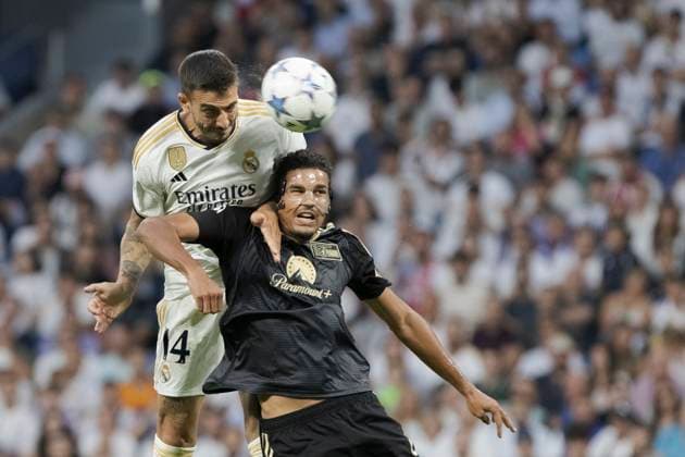 MADRID, SPAIN - SEPTEMBER 20: Joselu of Real Madrid and Danilho Doekhi of Union Berlin during the UEFA CHAMPIONS LEAGUE 2023 24 match between Real Madrid and Union Berlin at Santiago Bernabeu Stadium. ONLYxEDITORIALxUSAGE  (229879420)