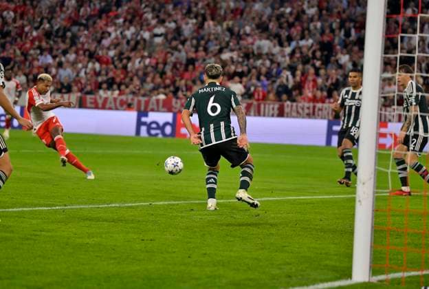 20 09 2023, Football UEFA Championsleague 2023 2024 1 Matchday Preliminary Round, FC Bayern Munich Manchester United, at Allianz Arena Munich Serge Gnabry FC Bayern Munich pulls off and scores 2 0 DFL and DFB regulations prohibit any use of photographs as image sequences and or quasi video