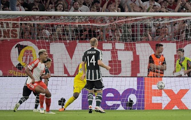 20 09 2023, xemx, football UEFA Champions League, FC Bayern Muenchen Manchester United emspor, v l Serge Gnabry FC Bayern Muenchen Goal scored, scores the goal to 2 0 DFL DFB REGULATIONS PROHIBIT ANY USE OF PHOTOGRAPHS as IMAGE SEQUENCES and or QUASI VIDEO Muenchen