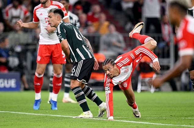 FOOTBALL CHAMPIONS LEAGUE SEASON 2023 2024 Preliminary Round Group A 1 Matchday FC Bayern Muenchen Manchester United FC 20 09 2023 Goal to 1 0 by scorer Leroy Sane r, FC Bayern Muenchen vs Lisandro Martinez l, Manchester United FC