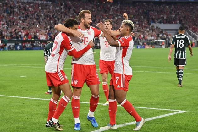 Goal celebration around Serge GNABRY FC Bayern Muenchen after goal to 2 0 with Jamal MUSIALA Bayern Muenchen , Harry KANE Bayern Muenchen , hi Leon GORETZKA Bayern Muenchen ö Jubel,Freude,Begeisterung, Action Football Champions League Group Phase 1 Matchday FC Bayern Muenchen Manchester United ManU on 20 09 2023, A L L I A N Z A R E N A