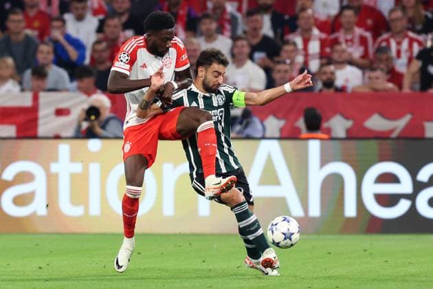 Soccer Champions League group stage 1 matchday FC Bayern Munich Manchester United on 20 09 2023 at the Allianz Arena in Munich Alphonso Davies Munich , left Bruno Fernandes Manchester , right xMSx