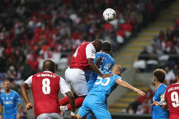 Sikou NiakatÃ do SC Braga em duelo com Juan Jesus do SSC Napoli durante o jogo entre SC Braga x SSC Napoli valido pela jornada 1 da Liga dos Campeoes (UEFA Champions League) no Estadio Municipal de Braga, Braga, Portugal. Foto de Filipe Oliveira Avant Sports Braga Estadio Municipal de Braga Portugal Copyright: xx