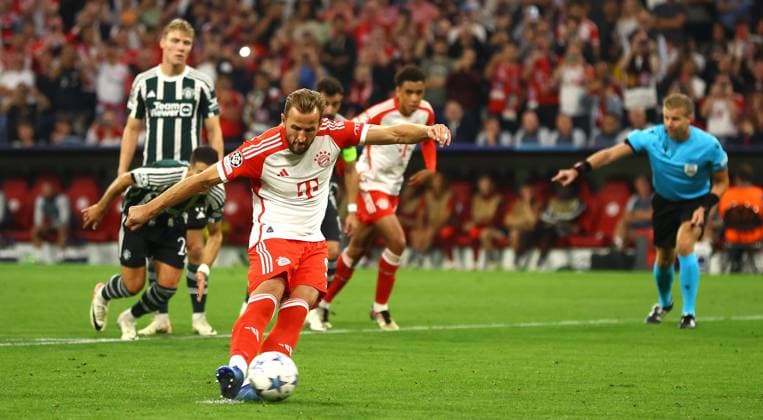 EDITORIAL USE ONLY No use with unauthorised audio, video, data, fixture lists, club league logos or live services. Online in-match use limited to 120 images, no video emulation. No use in betting, games or single club league player publications. Bayern Munich v Manchester United, ManU UEFA Champions League, Group A, Football, Allianz Arena, Munich, Germany - 20 Sep 2023 EDITORIAL USE ONLY No use with unauthorised audio, video, data, fixture lists, club league logos or live services. Online in-match use limited to 120 images, no video emulation. No use in betting, games or single club league player publications.  Copyright: xKieranxMcManus Shutterstockx 14106761av