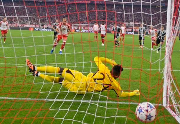 20 09 2023, Football UEFA Championsleague 2023 2024 1 matchday preliminary round, FC Bayern Munich Manchester United, at Allianz Arena Munich Harry Kane FC Bayern Munich scores on penalty kick against goalkeeper Andre Onana Manchester United DFL and DFB regulations prohibit any use of photographs as image sequences and or quasi video
