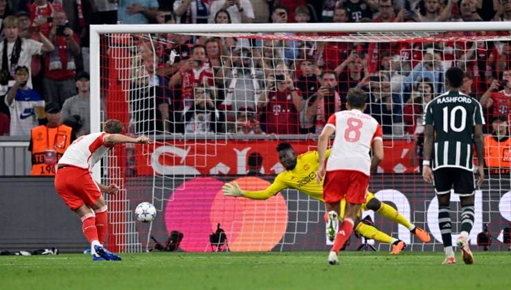 GOAL to 3 1 Harry Kane FC Bayern Muenchen FCB 09 penalty kick, penalty kick against goalkeeper Andre Onana Manchester United ManU 24 after Review Area VAR Videoassistent Videoobeweis Video Assistent Referee Goal kick Action Goal chance FC Bayern Muenchen FCB vs Manchester United ManUnited ManU Group Phase 20 09 2023 DFL REGULATIONS PROHIBIT ANY USE OF PHOTOGRAPHS AS IMAGE SEQUENCES AND OR QUASI VIDEO FC Bayern Muenchen FCB vs Manchester United