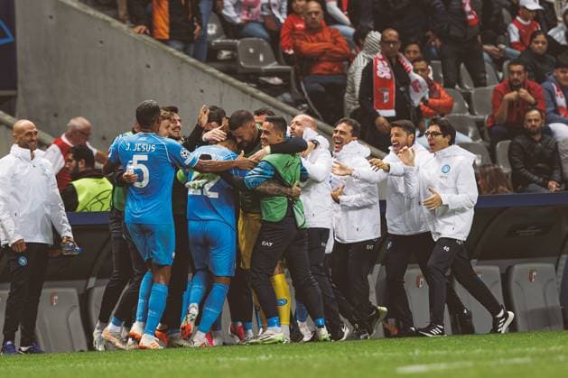 Sport Bilder des Tages Players of Napoli celebrate a goal from Di Lorenzo during UEFA Champions League 2023 24 game between SC Braga and SSC Napoli at Estadio Municipal de Braga, Braga, Portugal. (Maciej Rogowski) Braga Estadio Municipal de Braga Portugal Copyright: xMaciejxRogowskix braga-napoli-20-09-2023-full-21