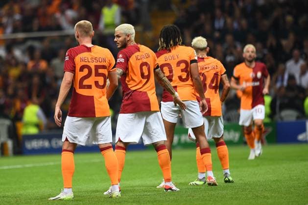 Victor Nelsson (25) and Mauro Icardi (R) of Galatasaray during the UEFA Champions League match between Galatasaray and F.C. Copenhagen at Ali Sami Yen Sports Complex Rams Park Arena on September 20, 2023 in Istanbul, Turkey. Istanbul Turkey Copyright: xSeskimPhotox Gsaray-Copenhagen-20923 (156)