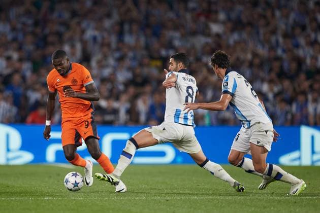 September 20, 2023: Marcus Thuram of FC Internazionale competes for the ball with Mikel Merino of Real Sociedad during the UEFA Champions League match between Real Sociedad and FC Internazionale at Reale Arena on September 20, 2023, in San Sebastian, Spain. - ZUMAa181 20230920_zaa_a181_179 Copyright: xRicardoxLarreinax