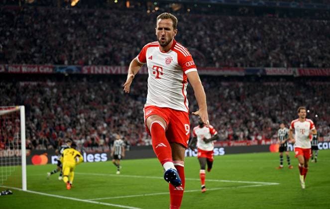FOOTBALL CHAMPIONS LEAGUE SEASON 2023 2024 Preliminary Round Group A 1 Matchday FC Bayern Muenchen Manchester United FC 20 09 2023 Cheering after the goal to 3 1 by the scorer Harry Kane FC Bayern Muenchen