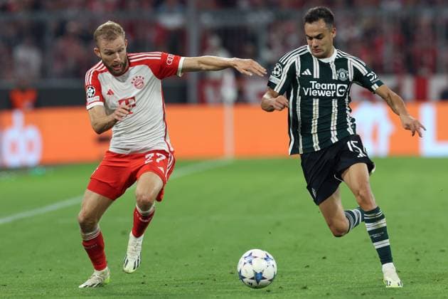 Soccer Champions League group stage 1 matchday FC Bayern Munich Manchester United on 20 09 2023 at the Allianz Arena in Munich Konrad Laimer Munich , left Sergio Reguilon Manchester , right xMSx