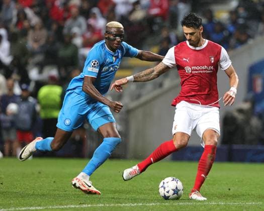 Victor Osimhen do SSC Napoli em duelo JosÃ Fonte do SC Braga durante o jogo entre SC Braga x SSC Napoli valido pela jornada 1 da Liga dos Campeoes (UEFA Champions League) no Estadio Municipal de Braga, Braga, Portugal. Foto de Filipe Oliveira Avant Sports Braga Estadio Municipal de Braga. Portugal Copyright: xx