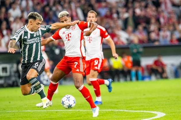 6 Lisandro Martinez ManU, 7 Gnabry FCB, Champions League, FC Bayern Muenchen vs Manchester United, Allianz Arena, Munich 20 09 2023 Â