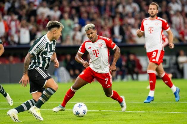 6 Lisandro Martinez ManU, 7 Gnabry FCB, Champions League, FC Bayern Muenchen vs Manchester United, Allianz Arena, Munich 20 09 2023 Â