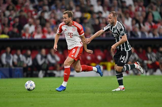 Duel Harry Kane FC Bayern Muenchen FCB 09 vs Christian Eriksen Manchester United ManU 14 FC Bayern Muenchen FCB vs Manchester United ManUnited ManU Group Phase 20 09 2023 DFL REGULATES PROHIBIT ANY USE OF PHOTOGRAPHS AS IMAGE SEQUENCES AND OR QUASI VIDEO FC Bayern Muenchen FCB vs Manchester United