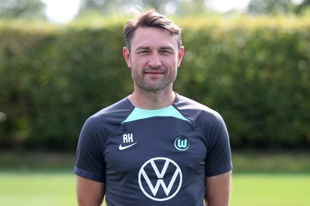 VfL Wolfsburg Wolfsburg, 20 09 2023, FOOTBALL VfL Wolfsburg, 1 Bundesliga, season 2023 24 photo session, co coach Robert Kovac VfL Wolfsburg Wolfsburg