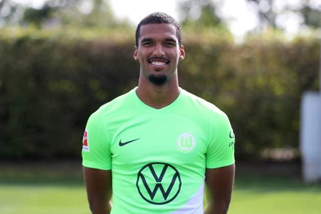 VfL Wolfsburg Wolfsburg, 20 09 2023, FOOTBALL VfL Wolfsburg, 1 Bundesliga, season 2023 24 photo session, Moritz Jenz VfL Wolfsburg Wolfsburg