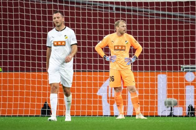 230921 Goalkeeper Peter Abrahamsson of Häcken looks dejected during the UEFA Europa League football match between Bayer Leverkusen and Häcken on September 21, 2023 in Leverkusen Photo Daniel Stiller BILDBYRAN code DS DS0334 football soccer football uefa europa league bayer leverkusen häcken bbeng  Copyright: DANIELxSTILLER BB230921DS018