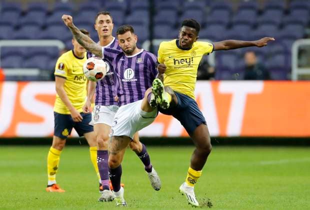 Royal Union Saint-Gilloise v Toulouse FC - UEFA Europa League BRUSSELS, BELGIUM - SEPTEMBER 21 : Aron Dønnum Forward of Toulouse and Sadiki Noah defender of Union St-Gilloise during the UEFA Europa League Group E match between Royal Union Saint-Gilloise and Toulouse FC on September 21, 2023 in Brussels, Belgium, 21 09 2023 Brussels Belgium  Copyright: xJbox