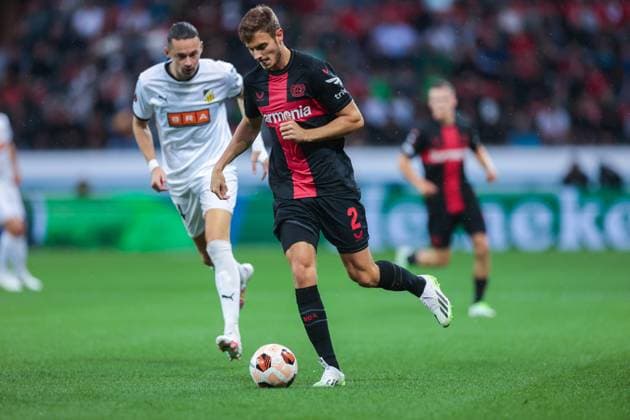 21 09 2023, Football, 2023 2024 season, UEFA Europa League, Group stage, Matchday 1, Bayer 04 Leverkusen BK Häcken, v l Amor Layouni BK Häcken , Josip Stanisic Bayer 04 Leverkusen , Leverkusen BayArena NRW Germany xRHR PHOTO DEx Copyright: TeresaxKröger RHR-FOTOx RHR-FOTO DE