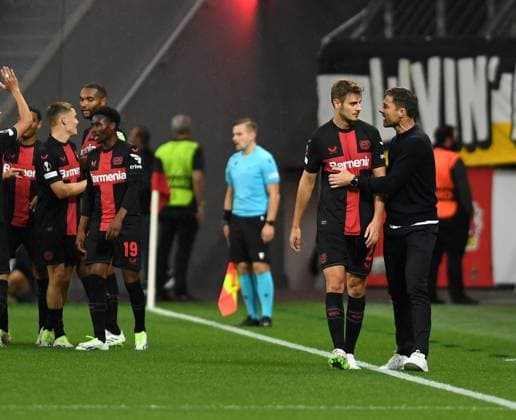 21 09 2023, Leverkusen, Germany, BayARENA, Bayer Leverkusen vs BK Haecken UEFA Europa League 2023 2024 Group H, coach Xabier Xabi Alonso Bayer 04 Leverkusen talks with Josip Stanisic Bayer 04 Leverkusen photo Ralf Treese Leverkusen BayARENA North Rhine Westphalia Germany 521_LEVHAE20230921_020 Treese-521